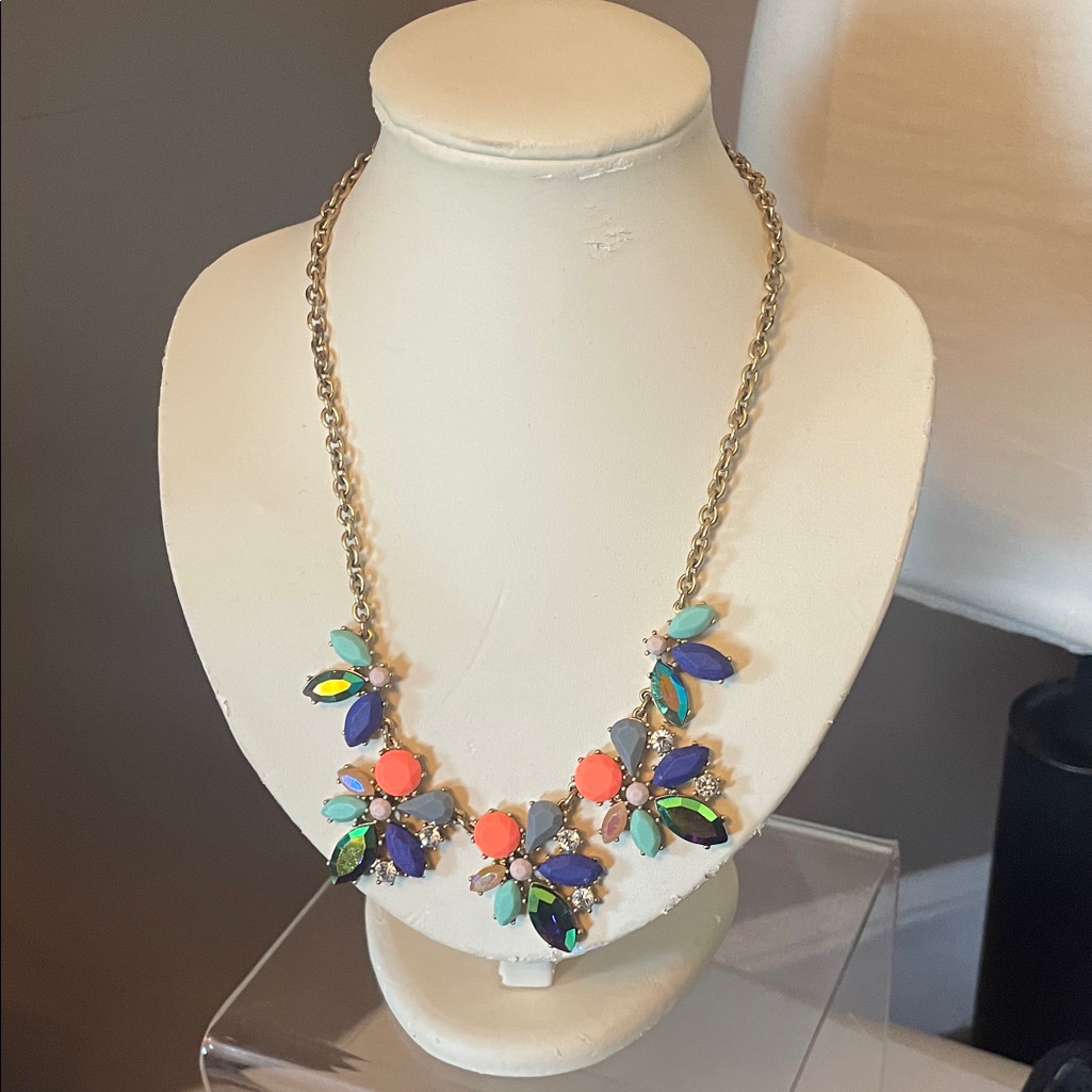 Statement Multicolor Floral Bib Necklace - Gold Chain 42$